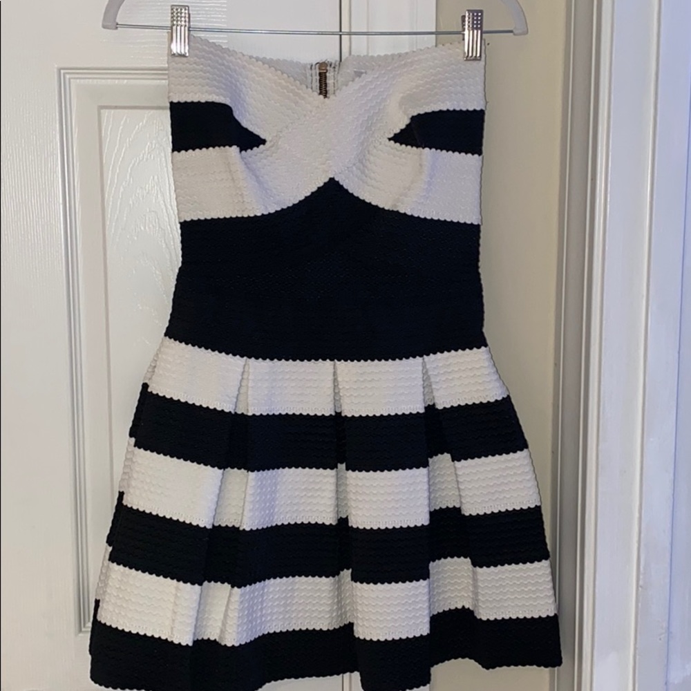 Strapless elastic dress